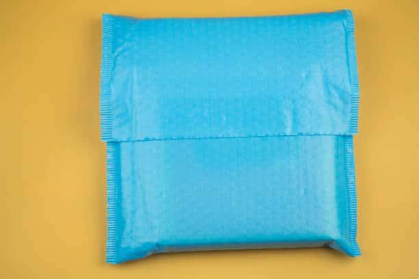 Envelope plástico lacre adesivo: 7 vantagens imperdíveis